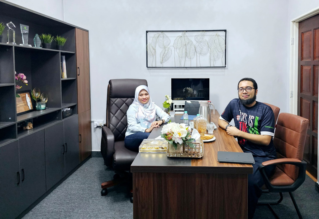 Financial planner discussing zakat and wealth management